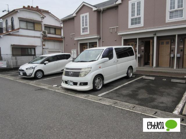 カーサ・アリアーテ（202） 駐車場