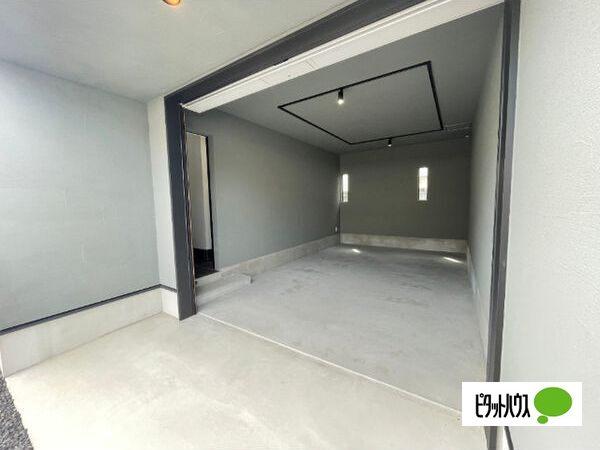 Garage d`Arte（B） 駐車場