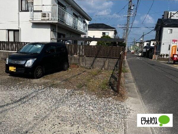 小牧原新田貸家（101） 駐車場