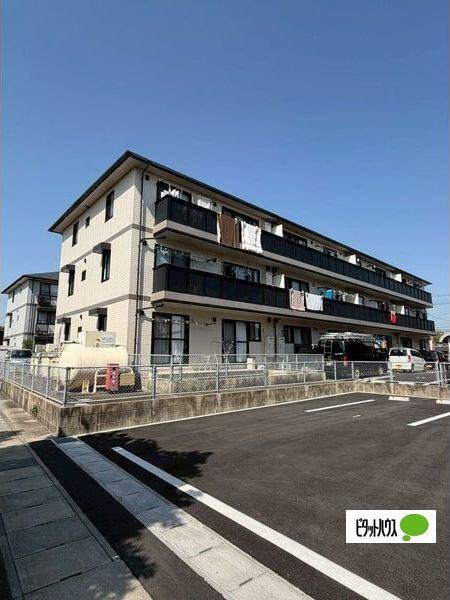 ロイヤルガーデン北屋敷Ⅱ（203） 駐車場