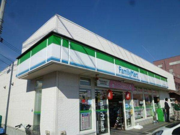 ファミリーマート市川インター店：577m