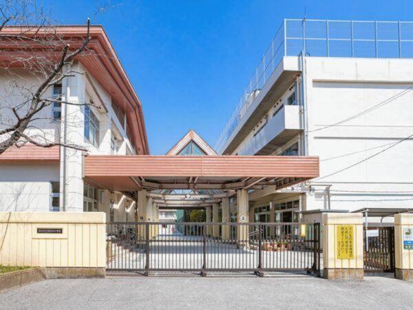 市川市立稲荷木小学校：571m