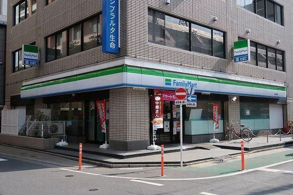 ファミリーマート市川駅西店：108m