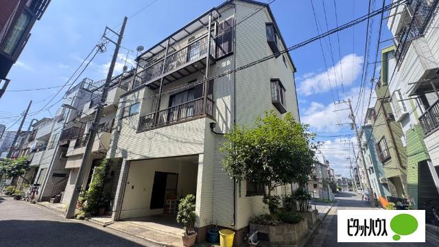 解放感のある角地で陽当たりや通風良好です。