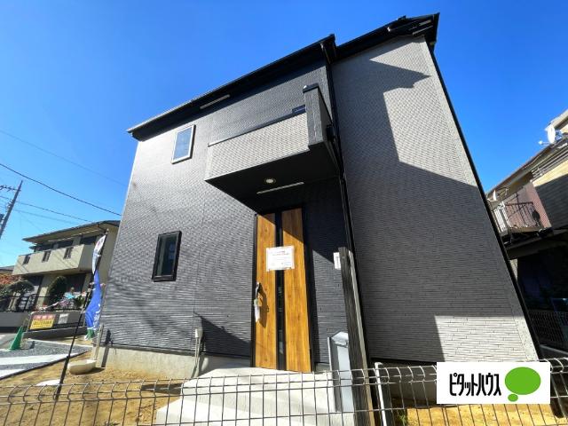 南道路に面し、日当たりの良さが魅力の物件です。