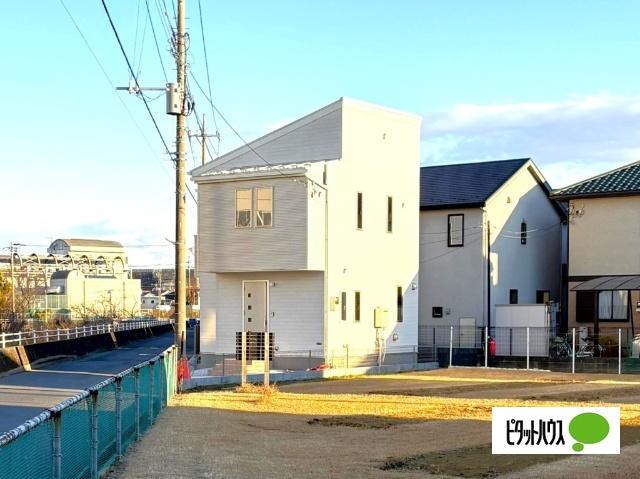 全１棟現場　宅配ボックス付きで不在時にも安心 外観