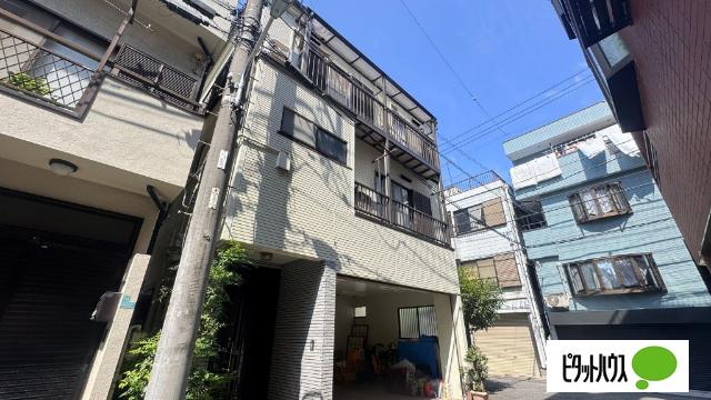 駅チカ物件。角地で陽当たり良好です