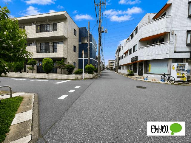 全２棟／Ａ号棟　前面道路６ｍで車の出し入れ楽々 その他