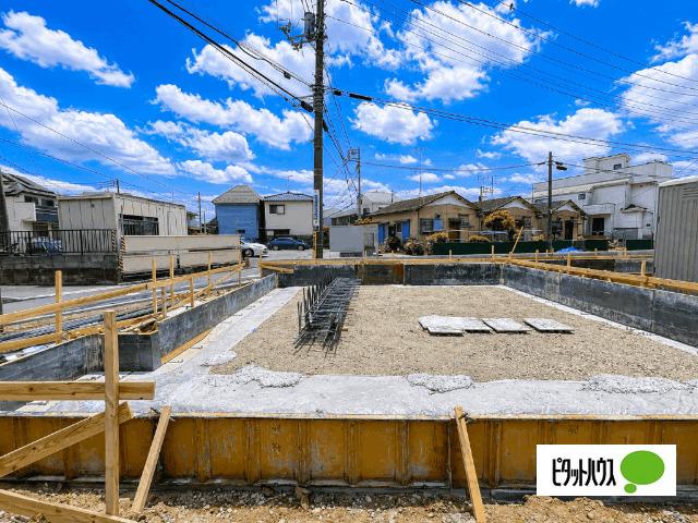 全２棟／Ａ号棟　三方角地の立地 外観