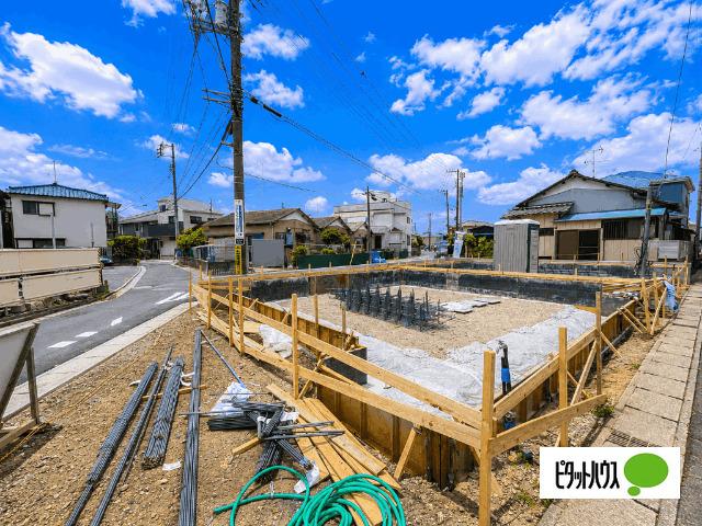 全２棟／Ａ号棟　三方角地の立地 外観
