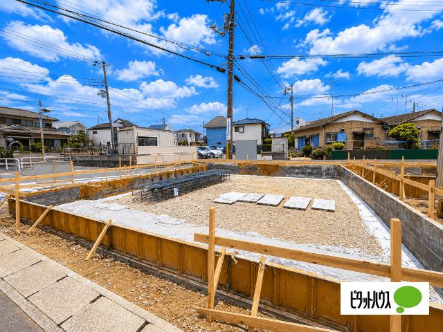 全２棟／Ａ号棟　三方角地の立地 外観