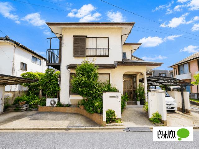 現地正面写真。建築条件なしの売地としてご検討いただけます。