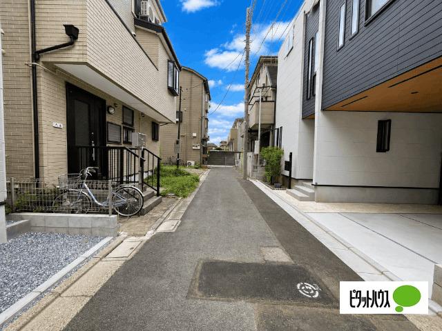 全１棟現場　外の荷物もしまえるシューズインクローゼット その他