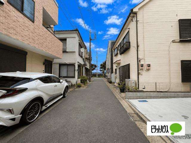 全１棟現場　外の荷物もしまえるシューズインクローゼット その他