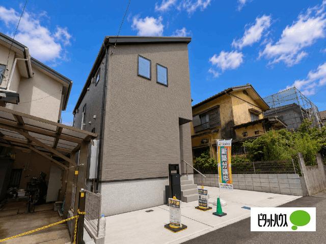 全１棟現場　不在時にも荷物が受け取れる宅配ボックス 外観