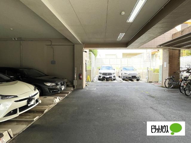 グランヒルズ行徳イースト 駐車場