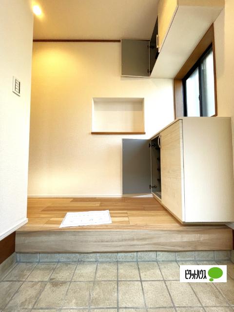市川市欠真間２丁目　中古戸建 玄関