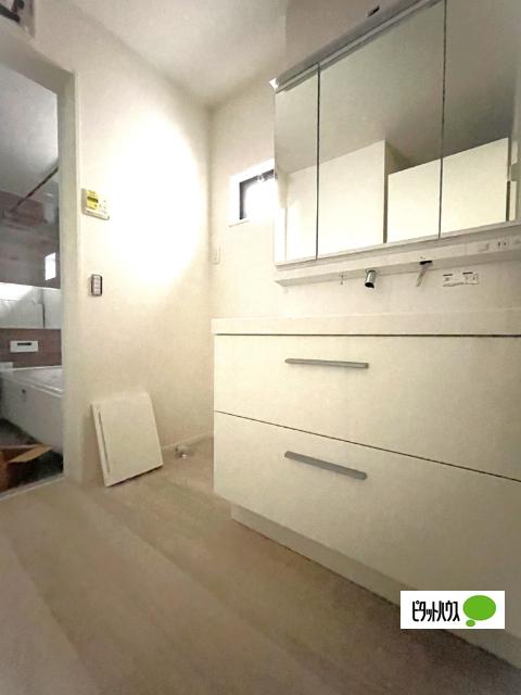 全２棟／１号棟　冬でも足元ポカポカの床暖房 洗面