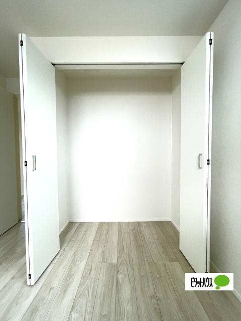 全２棟／１号棟　冬でも足元ポカポカの床暖房 収納