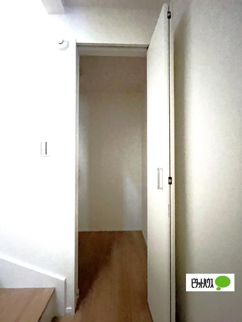 全１棟現場　冬でも足元ポカポカの床暖房 収納