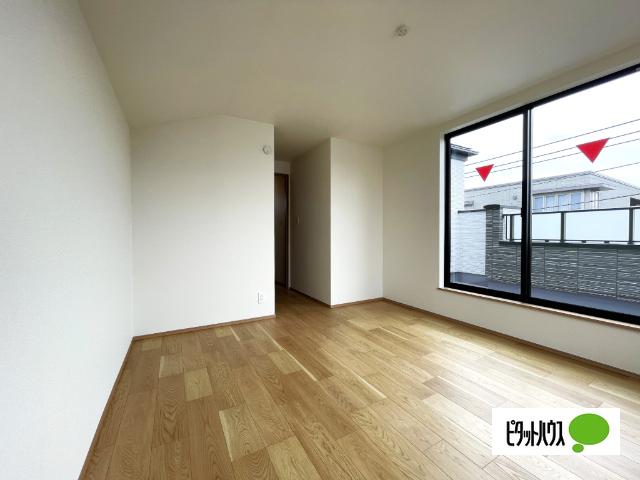 全２棟／Ａ号棟　前面道路６ｍで車の出し入れ楽々 その他部屋・スペース