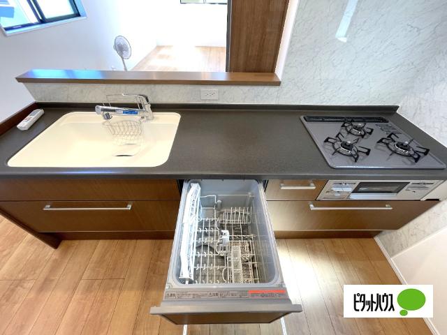全３棟／１号棟　スペースの使い分けができるロフト付き キッチン