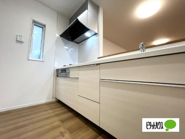 全１棟現場　多目的に活用できるグルニエ付き キッチン