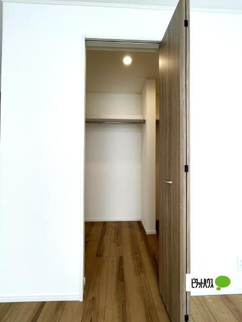 全１棟現場　多目的に活用できるグルニエ付き 収納