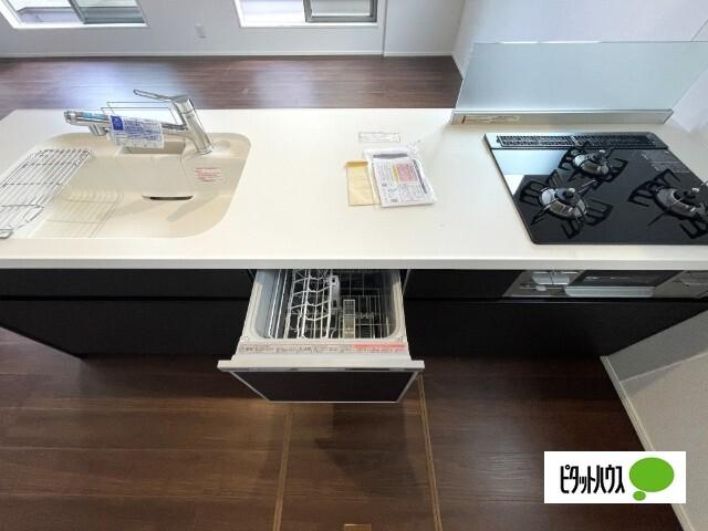全１棟現場　冬でも足元ポカポカの床暖房 キッチン