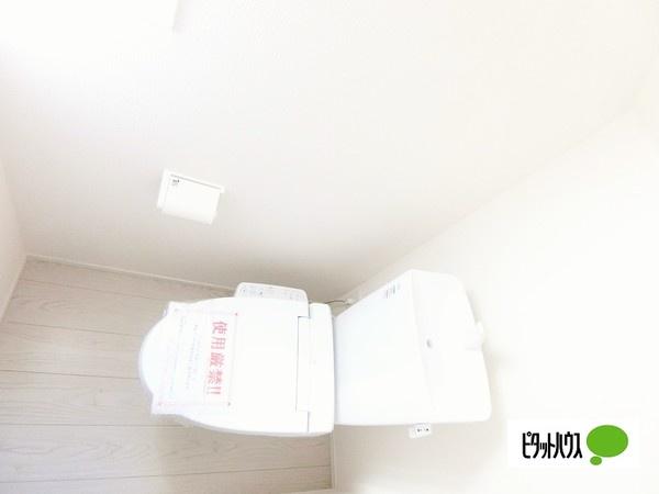 全２棟／２号棟　冷暖房の効率ＵＰのペアガラス トイレ