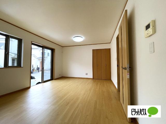 松戸市古ケ崎３丁目　中古戸建 リビング