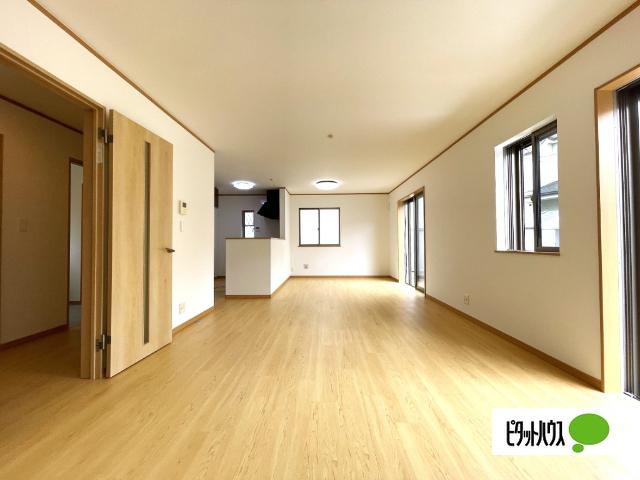 松戸市古ケ崎３丁目　中古戸建 リビング