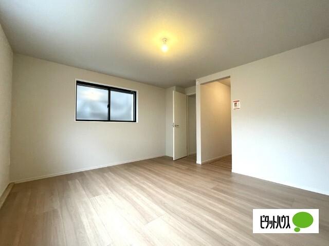 全１棟現場　キッチン横に嬉しいパントリー付き その他部屋・スペース