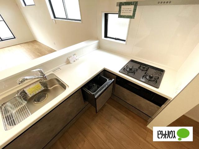 全１棟現場　冬でも足元ポカポカの床暖房 キッチン