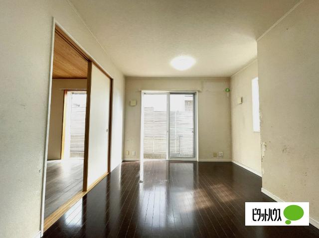 鎌ケ谷市北中沢３丁目　中古戸建 リビング