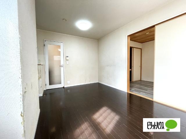 鎌ケ谷市北中沢３丁目　中古戸建 リビング
