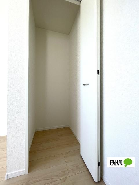 全２棟／１号棟　冷暖房の効率ＵＰのペアガラス採用 収納