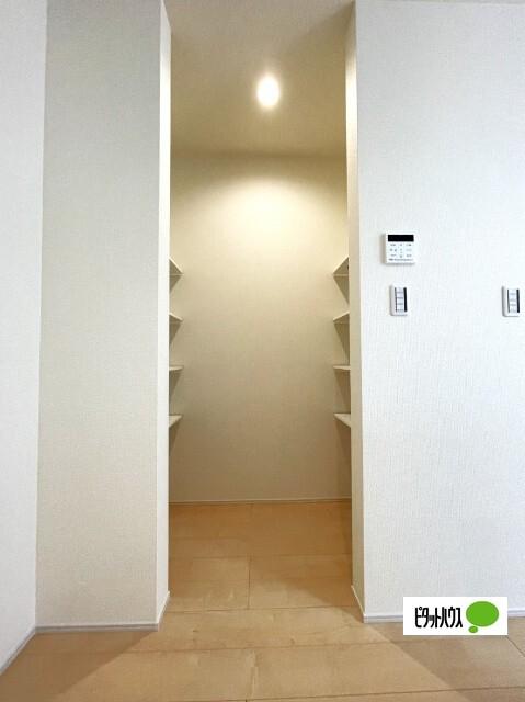 全１棟現場　近隣に生活施設充実 収納