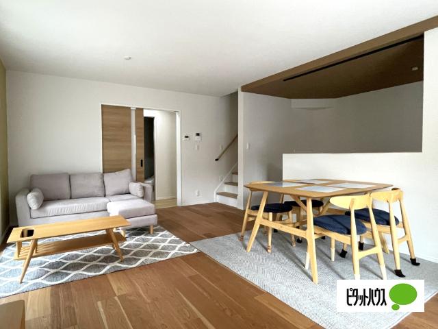 全１棟現場　冬でも足元ポカポカの床暖房 リビング