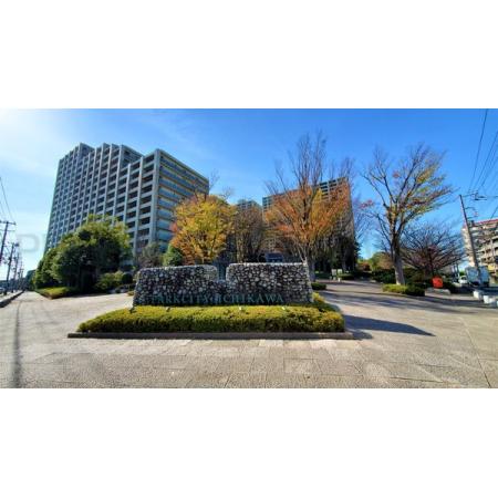 全４棟、８１５戸のビッグコミュニティで住