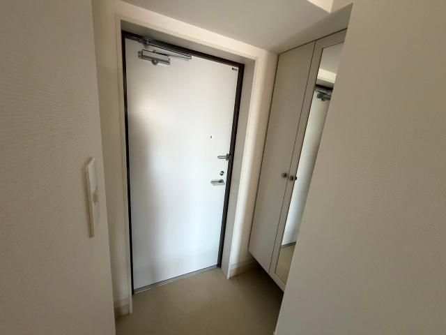 エイビス（0305） 玄関