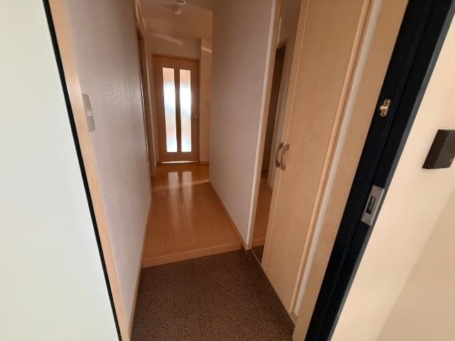 エレガンス壱番館（0503） 玄関