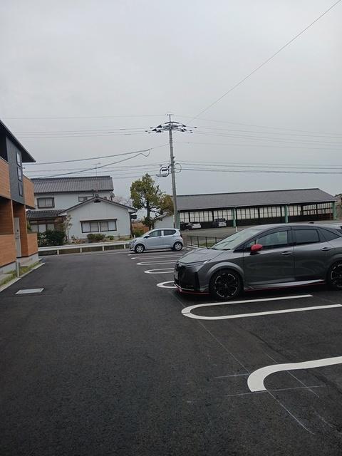 バルカロール（102） 駐車場
