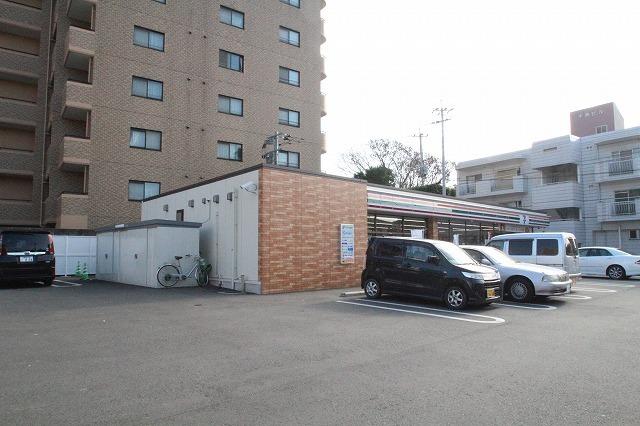 セブンイレブン出水二丁目店：650m