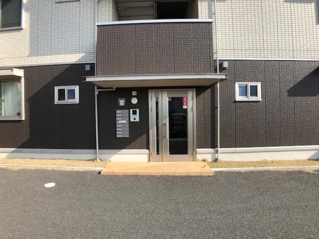 ハピネスヒルズ長嶺　B棟（202） エントランス