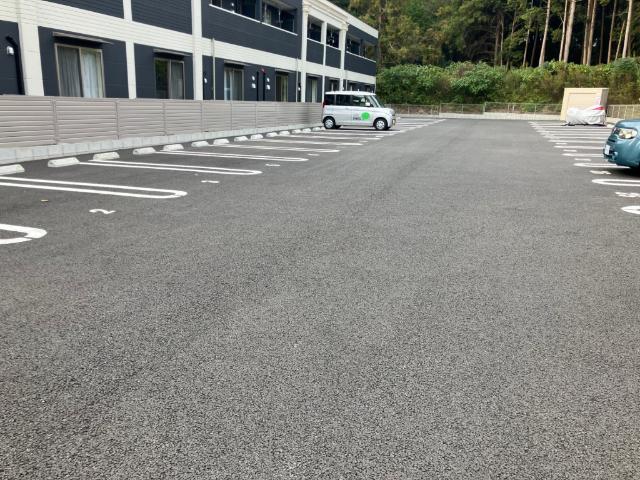 ユースハイム 駐車場