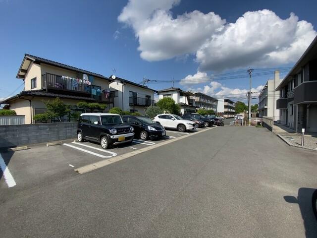 アルムの森（203） 駐車場
