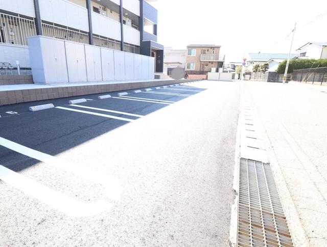 ファーブラウ（206） 駐車場