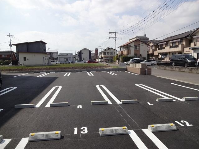 ハピネス江越（103） 駐車場