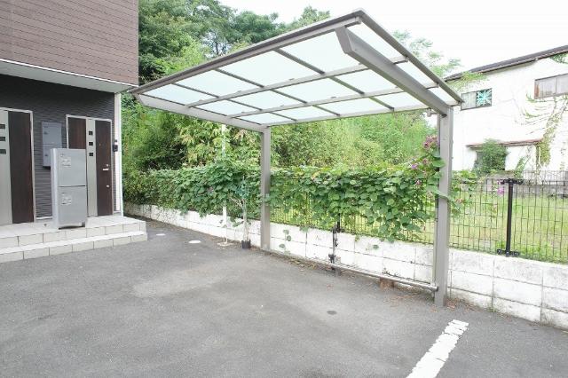 ヒルズ春日 駐車場